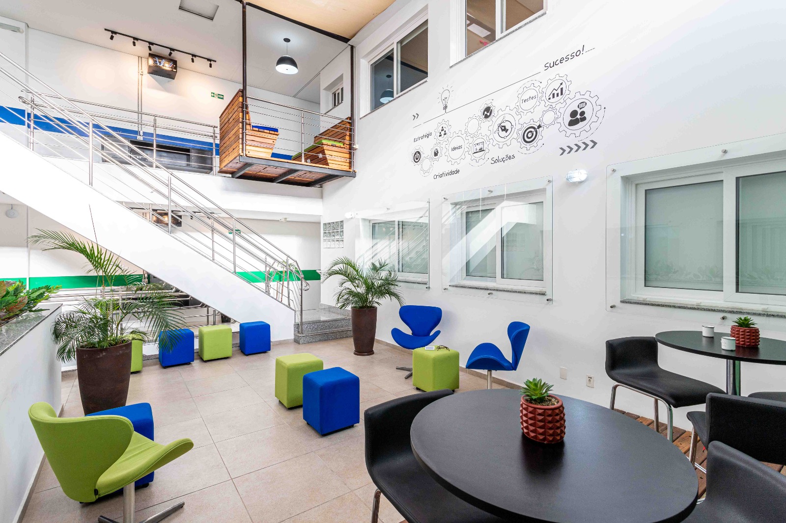 Ambiente profissional moderno e acessível